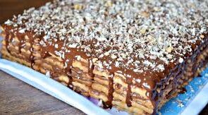 Tort de biscuiti