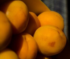 Remedii naturale cu caise si zarzar