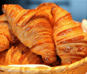 Croissante delicioase